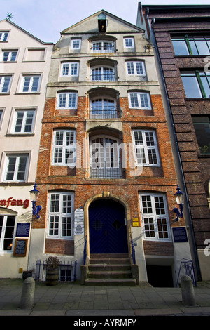 Casas Históricas en Deichstrasse en Hamburgo, Alemania. Foto de stock