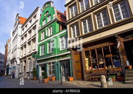 Casas Históricas de Deich Deichstrasse (calle) en Hamburgo, Alemania. Foto de stock