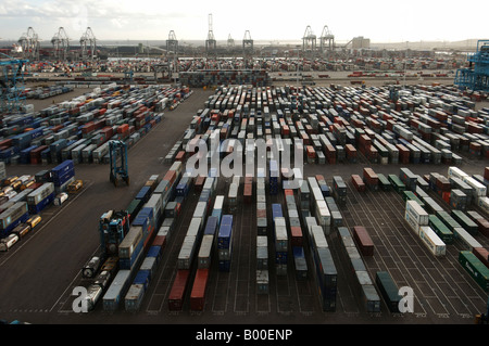 El puerto de Rotterdam el Maersk Container Terminal en el Maasvlakte Foto de stock