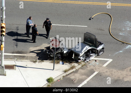 Las secuelas de un accidente de coche en el oeste de Nueva York Foto de stock