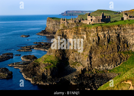 Castillo de Dunluce Co Antrim Irlanda del Norte Foto de stock