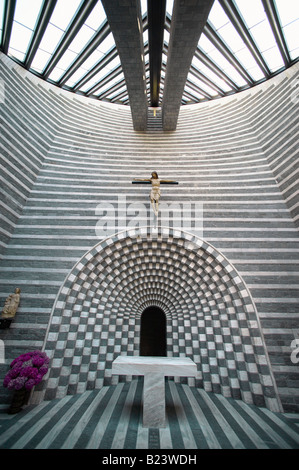 Interior de la Iglesia de San Juan Bautista Mogno, Fusio, municipio de Lavizzara, Val Maggiore, Tesino, Suiza