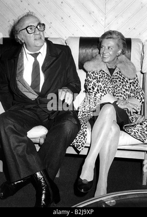 Fellini, Federico, 20.1.1920 - 31.10.1993, director italiano, con la esposa Giulietta Masina, aeropuerto de Múnich, 1982, ,