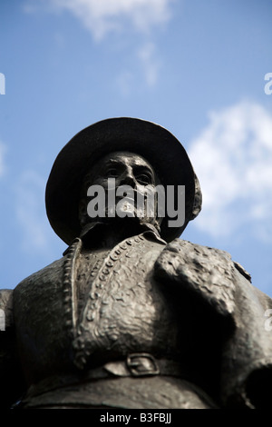 La estatua de Sir Walter Raleigh en Greenwich, Inglaterra. Foto de stock