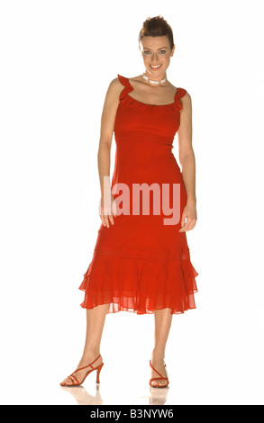 Ir vestidos elegantes de moda de diciembre de 2002, la característica del  modelo Pix Studio retrato vestido de seda criados desgaste Fotografía de  stock - Alamy