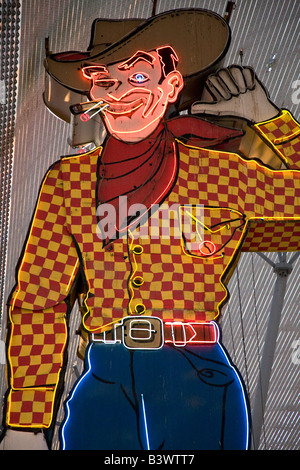Vegas Vic el vaquero de neón original. Famosos letreros de neón de Fremont Street Las Vegas Foto de stock