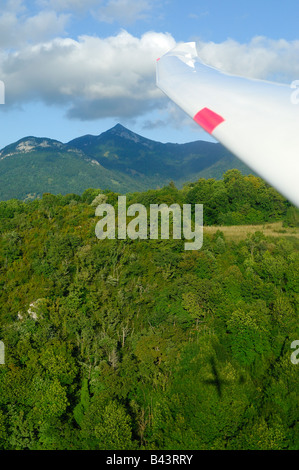 Vista aérea del parque nacional regional de 'Massif des Bauges'. Savoy (Saboya), la región Rhône-Alpes, Alpes franceses, Francia Foto de stock