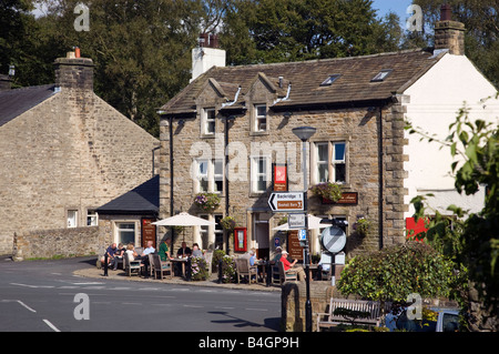 Waddington Arms Pub en la aldea de Waddington Lancashire Foto de stock