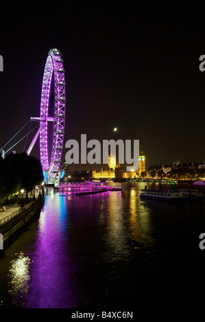 El London Eye de noche Foto de stock