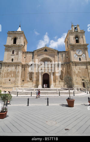 Exterior delantera de la concatedral de San Juan, La Valetta, Malta, Europa Foto de stock