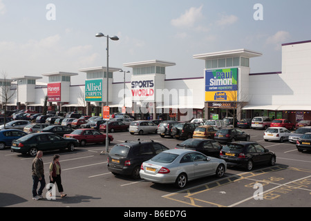 Cerca de Cambridge Retail Park, Aylesbury, operado por el cruce. Foto de stock