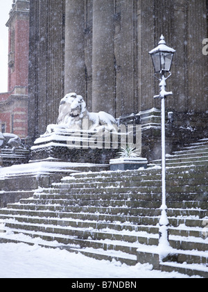 Cubiertas de nieve Ayuntamiento de Leeds Foto de stock