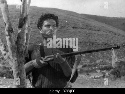Pâques sanglantes Non c'è pace tra Gli Ulivi Año: 1950 - Italia Director: Giuseppe De Santis Foto de stock
