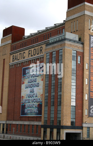 El Báltico, un edificio industrial en la orilla sur del río Tyne en Gateshead, ahora una galería de arte nacional.