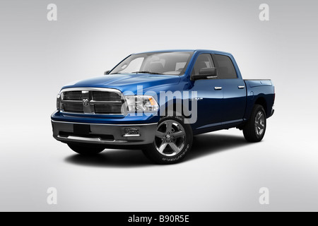 2009 Dodge Ram 1500 SLT en Azul - Vista del ángulo frontal Fotografía de  stock - Alamy