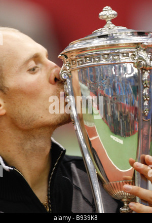El tenista ruso Nikolay Davydenko durante la Copa Kremlin ceremonia de entrega de premios