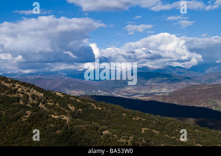 Vista panorámica de los Pirineos de Aragón, España