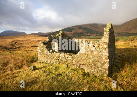 Arruinado croft cottage en Glen más Isle Of Mull Foto de stock