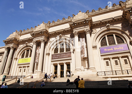 Vista parcial de la fachada del Museo Metropolitano de Arte en la Ciudad de Nueva York Foto de stock