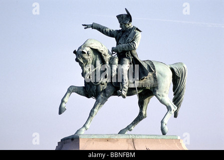 Napoleón I, 15.8.1769 - 5.5.1821, emperador de los franceses 1804 - 1815, estatua ecuestre de Armand le Veel, erigido en 1858, Lugar Napoleón, Cherbourg, Francia, Foto de stock