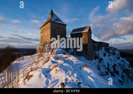 Burg Hohenstein Castillo en invierno, Hohenstein, Franconia, Alemania Foto de stock