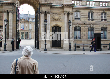 Elysee Palace, la residencia oficial del Presidente de la República Francesa, París Francia Foto de stock