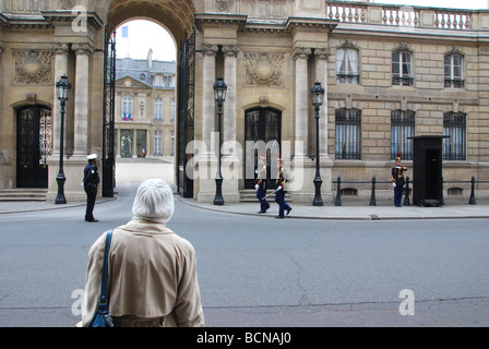 Elysee Palace, la residencia oficial del Presidente de la República Francesa, París Francia Foto de stock