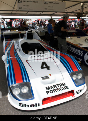 Martini Racing Livery Porsce 936 en el paddock en el Festival de Velocidad de Goodwood Foto de stock