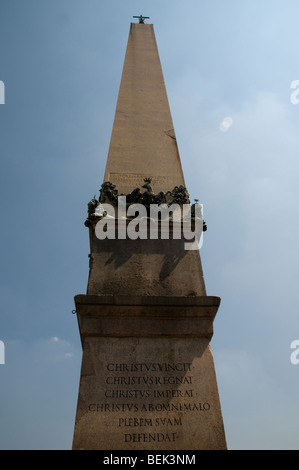 Obelisco Egipcio en el centro de la plaza de San Pedro Foto de stock