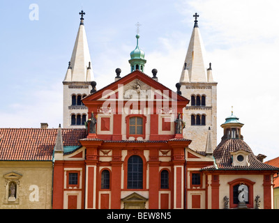 Iglesia románica en Praga, República Checa