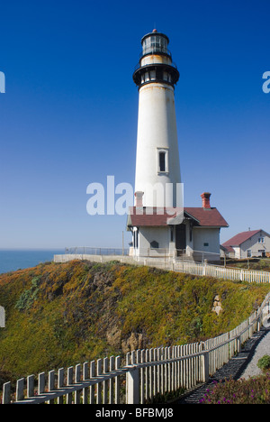 Pigeon Point Lighthouse, ahora utilizado como albergue. Pescadero, California, USA. Foto de stock
