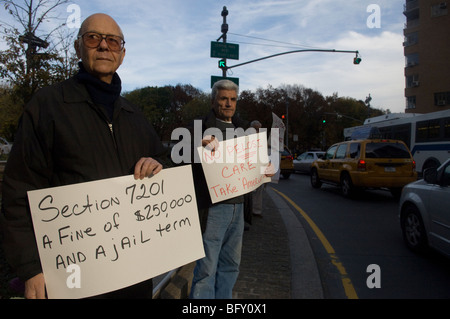 Los opositores de la reforma de la atención de salud rally en Columbus Circle en Nueva York Foto de stock