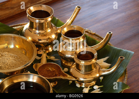 El aceite usado en tratamientos ayurvédicos, India, Asia Foto de stock