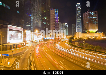 La autopista que corre a lo largo del puerto de Hong Kong Foto de stock