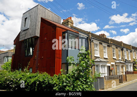 Las casas antiguas en Fleet Street, cerca de ST. Dunstan's Church