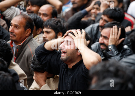 Los musulmanes chiitas celebrar Ashura Foto de stock