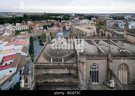 Vista de la ciudad de Sevilla desde la Giralda, la torre del campanario de la catedral