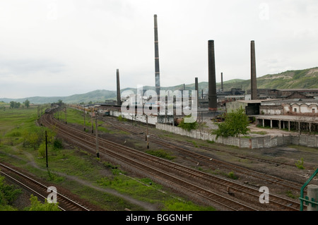 En desuso fábrica Carbosin causando contaminación en Copsa Mica Rumania Europa oriental
