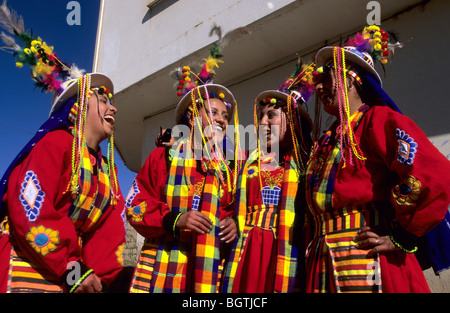 El traje típico norte de Potosí. Bolivia Fotografía de stock - Alamy