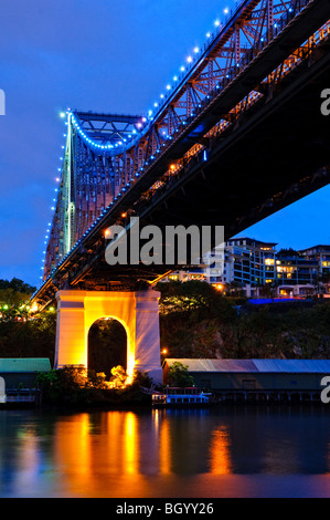 BRISBANE, Australia - Brisbane's Story Bridge de noche Foto de stock