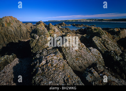 Una vista de la playa y a la bahía de Cullen en Moray Firth en el noreste de Escocia Foto de stock