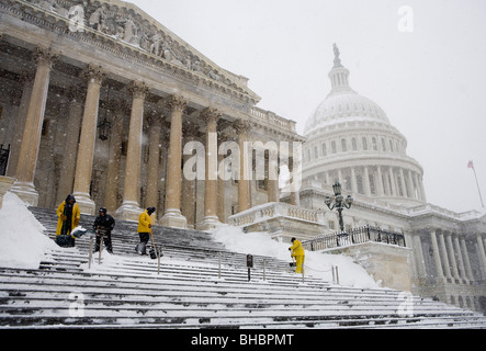 Escenas de nieve alrededor del edificio del Capitolio de los Estados Unidos
