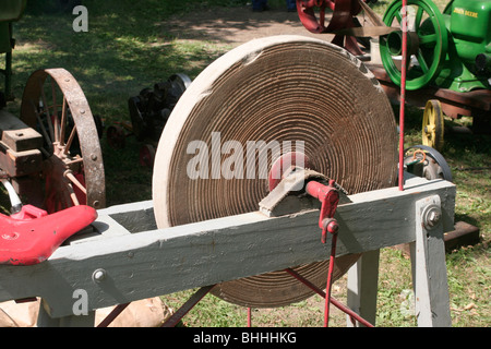 Restricciones Aterrador conductor Round sharpening stone fotografías e imágenes de alta resolución - Alamy