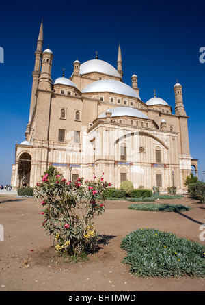 La mezquita de Mohamed Ali en la Ciudadela de Saladino en El Cairo, Egipto. Foto de stock