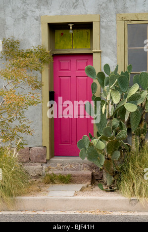 Puerta rosa en Tucson Foto de stock