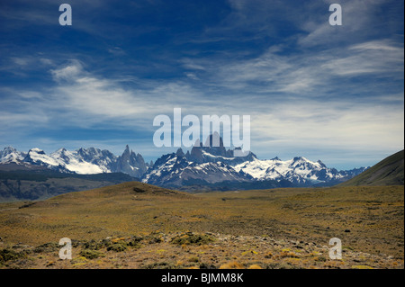 Mt. Y el Monte Fitz Roy. El Cerro Torre, El Chalten, Andes, Patagonia, Argentina, Sudamérica