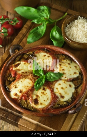 Melanzane alla parmesana berenjena italiana dish Foto de stock