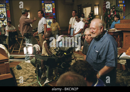 Filmación (ALT) Ubicación (ALT) detrás de las escenas (ALT) en conjunto (ALT) O/S 'los combates tentaciones' (2003) con Foto de stock