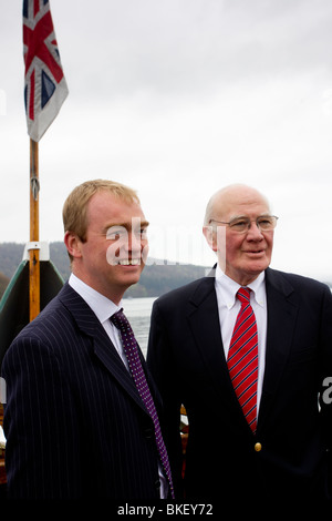 Número uno: Sir Menzies Campbell (Ming) mostrando el apoyo para el ...