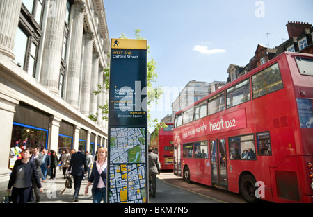 Autobuses tienda Selfridges, Oxford Street, Londres, Reino Unido